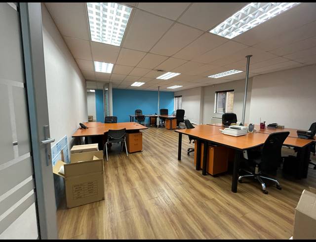 514M² OFFICE FOR SALE IN LYME PARK